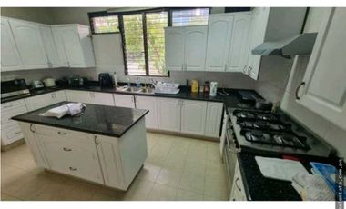 ALQUILO CASA EN OBARRIO
