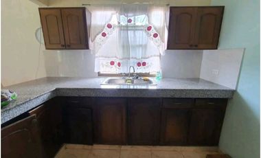 SE ALQUILA CASA EN ATALAYA SANTIAGO