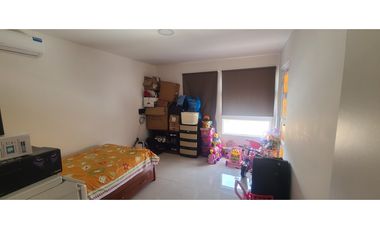 En venta casa 2 pisos y 4 habitaciones sector Manta azul