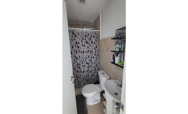 En venta casa 2 pisos y 4 habitaciones sector Manta azul