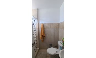 En venta casa 2 pisos y 4 habitaciones sector Manta azul