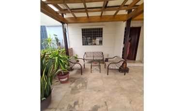 Casa en venta urbanización Ciudad del Sol, Manta.