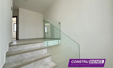 Casa semiamoblada pro estrenar en Urb. Baru, cerca de las playas Manta