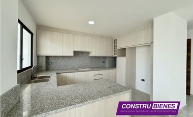 Casa semiamoblada pro estrenar en Urb. Baru, cerca de las playas Manta