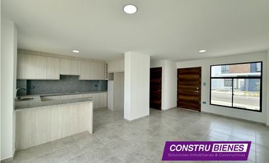Casa semiamoblada pro estrenar en Urb. Baru, cerca de las playas Manta