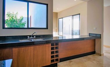 Casa en venta de una planta en privada al norte de Mérida