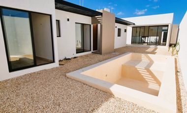 Casa en venta de una planta en privada al norte de Mérida