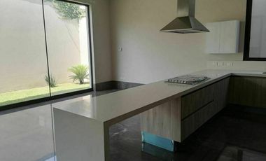 CASA EN VENTA EN SAN PEDRO, LISTA PARA ESTRENAR !!!