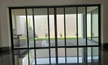 CASA EN VENTA EN SAN PEDRO, LISTA PARA ESTRENAR !!!