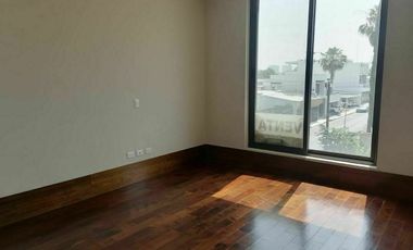 CASA EN VENTA EN SAN PEDRO, LISTA PARA ESTRENAR !!!