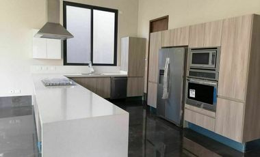 CASA EN VENTA EN SAN PEDRO, LISTA PARA ESTRENAR !!!