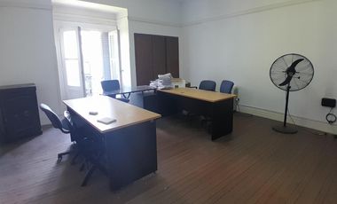 Oficina en venta - a metros de Florida - Microcentro