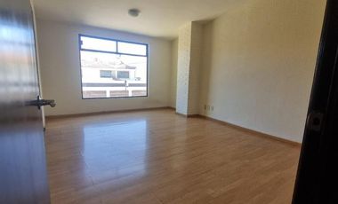 CASA EN RENTA, VILLAS KENT, METEPEC, EDO. DE MÉX.