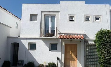 CASA AMUEBLADA EN RENTA EN EL CASTAÑO