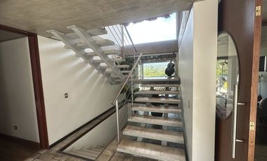 Regia casa  Cerró Calán, Los Dominicos