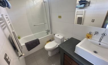 Regia casa  Cerró Calán, Los Dominicos