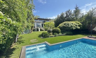 Regia casa  Cerró Calán, Los Dominicos