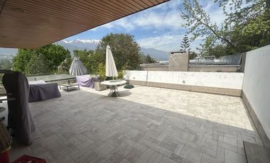 Regia casa  Cerró Calán, Los Dominicos