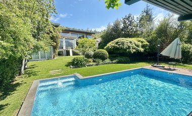 Regia casa  Cerró Calán, Los Dominicos