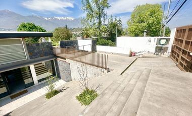 Regia casa  Cerró Calán, Los Dominicos