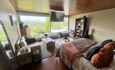 Regia casa  Cerró Calán, Los Dominicos