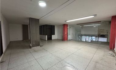 Amplio local en el centro histórico