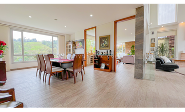Venta de Casa en Conjunto Campestre Envigado