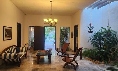 CASA SOBRE COLON EN RENTA MERIDA