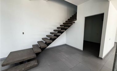 SE ARRIENDA LOCAL DUPLEX EN ENVIGADO AV LAS VEGAS