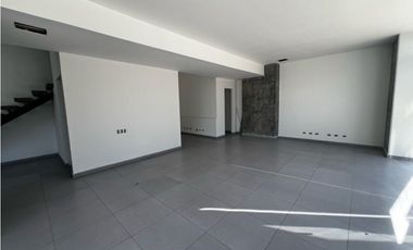 SE ARRIENDA LOCAL DUPLEX EN ENVIGADO AV LAS VEGAS