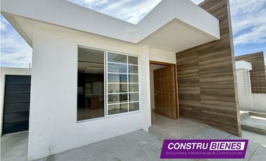 Casas de 1 piso en Urbanización Villa Real cerca playas de Manta