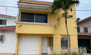 Casa en Venta, calle Niños Héroes, Col. Vistalmar. Coatzacoalcos