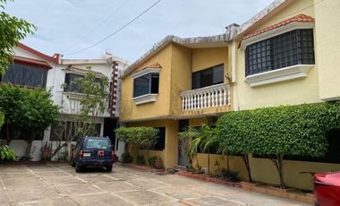 Casa en Venta calle Nuevo León, Col. Petrolera. Coatzaocoalcos