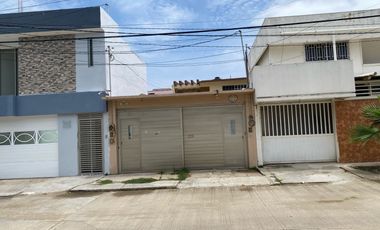 Casa en Venta, Av. Chihuahua, Col. Petrolera