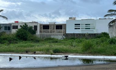 Terreno en Venta, Calle Fracc. Real de Palmas, Coatzacoalcos, Ver.