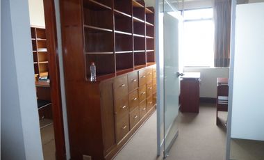 ¡Venta de oficina, cercado de Lima, a pasos del Palacio de Justicia!
