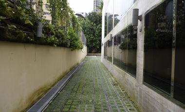 LOCAL COMERCIAL (106 M2) / PLAZA PENTA - RM