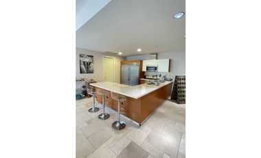 SE VENDE APARTAMENTO PLANTA BAJA CON PISCINA,  EN BUENAVENTURA