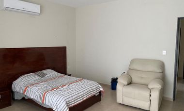 Casa Amueblada en Renta, Fracc. La Jolla. Coatzacoalcos