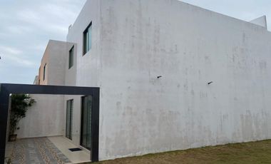 Casa Amueblada en Renta, Fracc. La Jolla. Coatzacoalcos