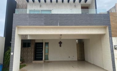 Casa Amueblada en Renta, Fracc. La Jolla. Coatzacoalcos