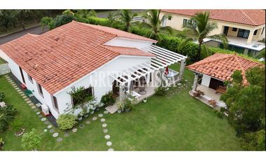 Se Vende hermosa Casa en Hacienda Pacífica con Casita de Huéspedes