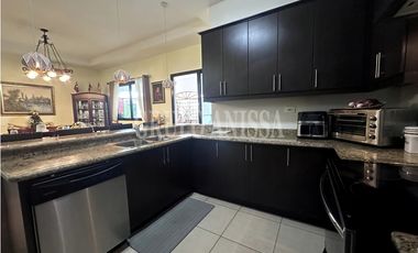 Se Vende hermosa Casa en Hacienda Pacífica con Casita de Huéspedes