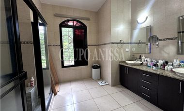 Se Vende hermosa Casa en Hacienda Pacífica con Casita de Huéspedes