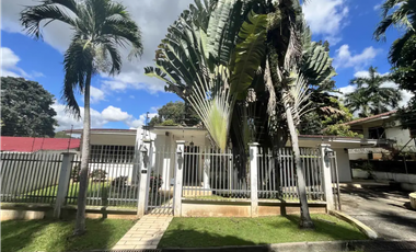 Se alquila casa en llanos de curundú