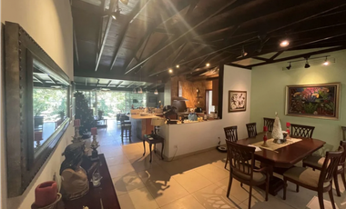 Se alquila casa en llanos de curundú