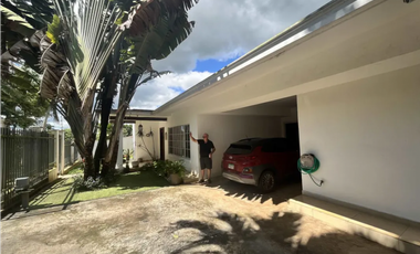 Se alquila casa en llanos de curundú