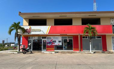 Local en Renta Av. Universidad Km. 12, Col. Lomas de Barrrilas, Coatzacoalcos, Ver