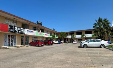Local en Renta Av. Universidad Km. 12, Col. Lomas de Barrrilas, Coatzacoalcos, Ver