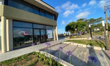VENTA EN BLOCK DE EXCELENTES LOCALES SOBRE BOULEVARD